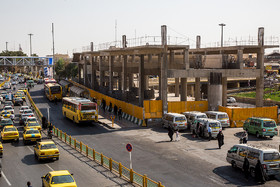ایستگاه نیمه سازمونوریل در میدان مطهری قم، آخرین ایستگاه تصویب شده برای راه اندازی فاز نخست قبل از حرم مطهر حضرت فاطمه معصومه(س) که خود باعث افزایش معظل ترافیک در شهر شده است.