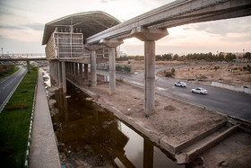 مونوریل قم که بیشتر با دو هدف توریستی بودن و کمک به معظل ترافیک با هزینه های سنگین مالی برای شهرها پیش بینی و اجرا می شود در شهر قم به گفته مسئولین فعلی شهر به این اهداف نخواهد رسید و همچنان بلاتکلیف مانده است.