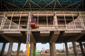 یکی از ایستگاه های مونوریل قم در فاز نخست اجرایی شدن که همچنان نیمه کاره باقی مانده است.