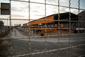 کارگاه پروژه مونوریل قم در ابتدای خط آن