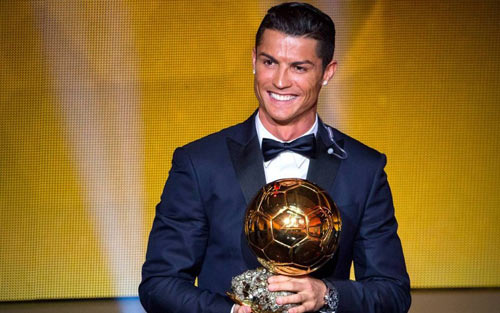 نگاهی به پنج توپ طلا به نشانه پنج خصلت ویژهی CR7 نگاهی به پنج توپ طلا به نشانه پنج خصلت ویژهی CR7