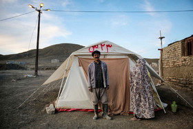 علی قوی ساکن روستای سرچشمه است و با همسرش هنوز در چادر زندگی میکنند.  
