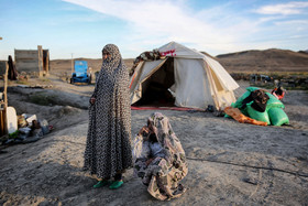 خانواده تقوی از ساکنان روستای سرچشمه در سفید سنگ خراسان رضوی، با گذشت ۸ ماه از زلزله در چادر زندگی میکنند.   