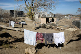 اکثر خانه های روستای دوقلعه براشک فاقد دیوار کشی حیاط ساختمان هستند