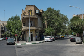 تقاطع خیابان قاعدی(خیابان هدایت سابق) و خیابان نادری که به خیابان سعدی منتهی می‌شود. 