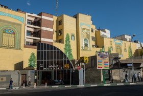 خیابان ملت یا چراغ برق سابق در ضلع  جنوب غربی میدان بهارستان واقع شده است. ایستگاه متروی ملت در این خیابان قرار دارد.