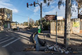 بم که روزی شهری توریستی بود و شمار بالایی از گردشگران را جذب خود می‌کرد، رونق گذشته را ندارد و منظر شهری چنگی به دل نمی‌زند.