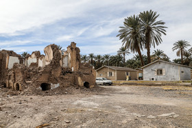 ساختمان قدیمی بیمارستان شهر بم که پیش از انقلاب ساخته شده بود و اکنون به عنوان یادمان، در محوطه فرمانداری شهرستان بم دست نخورده مانده است. در زمان زلزله این بیمارستان خالی و متروکه بود.