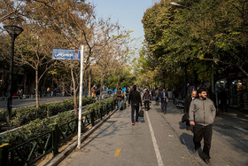 خیابان ناصر خسرو، این خیابان یکی از تاریخی‌ترین خیابان‌های شهر تهران است.