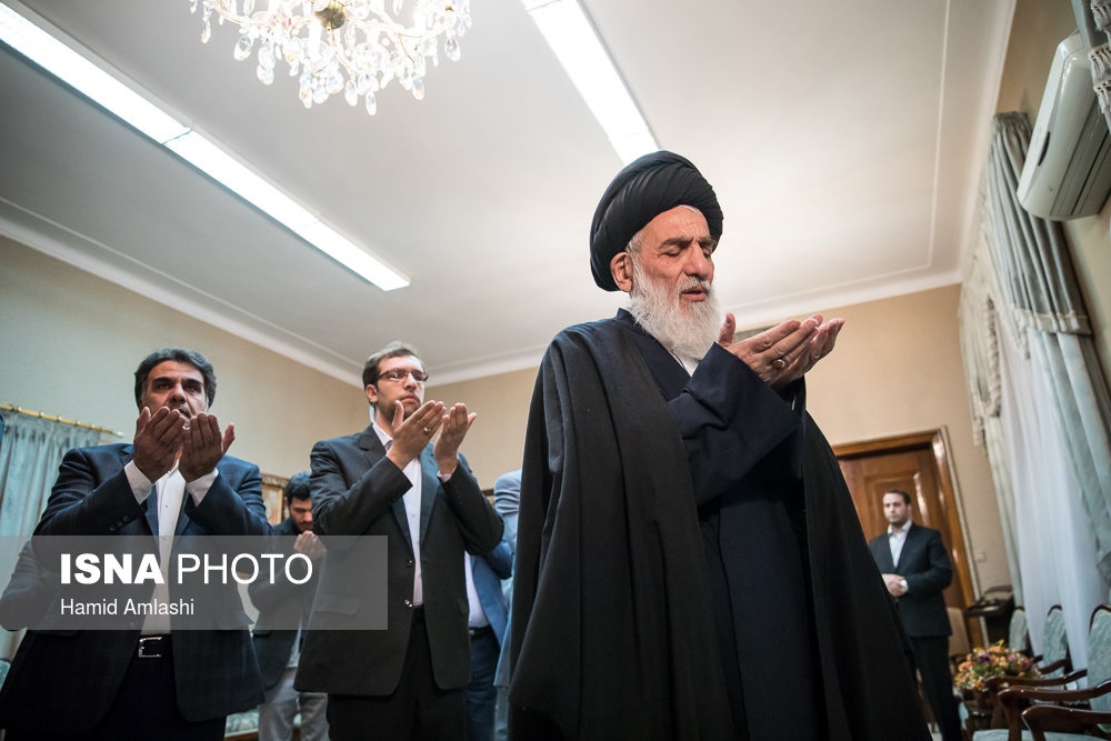 تصاویر/ آیتالله هاشمی شاهرودی بعد از بازگشت از سفر پرحاشیه به آلمان تصاویر/ آیتالله هاشمی شاهرودی بعد از بازگشت از سفر پرحاشیه به آلمان