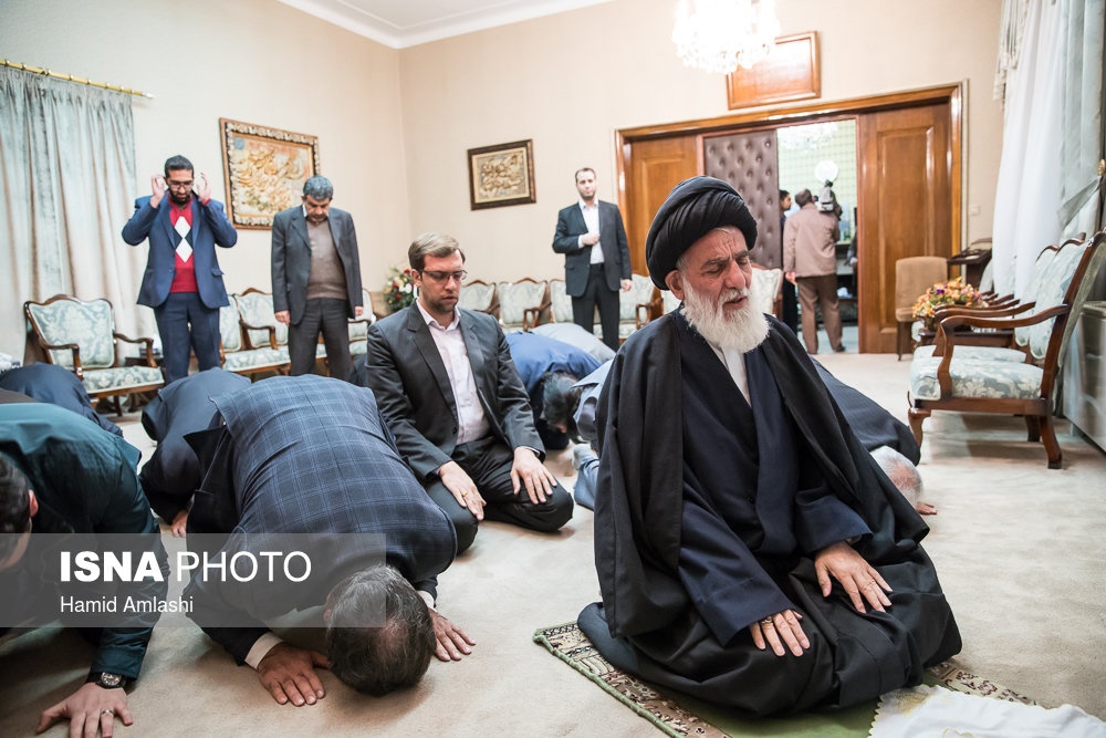 تصاویر/ آیتالله هاشمی شاهرودی بعد از بازگشت از سفر پرحاشیه به آلمان تصاویر/ آیتالله هاشمی شاهرودی بعد از بازگشت از سفر پرحاشیه به آلمان
