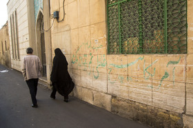 "آمریکا هیچ غلطی نمی‌تواند بکند" کلامی از حضرت امام خمینی(ره) که در شعار نویسی های زمان انقلاب بر روی دیوار آرامستان نو در خیابان اراک قم نوشته شده است.