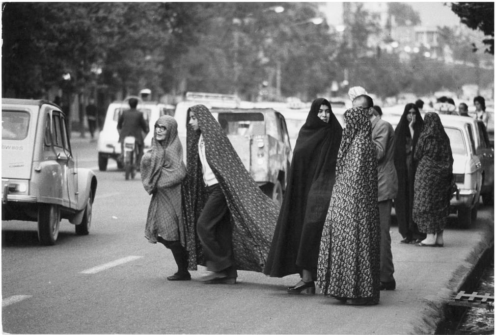 گزارش گاردین از سال 57 ایران