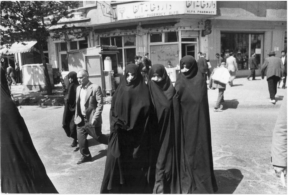 گزارش تصویری گاردین از سال 57 ایران