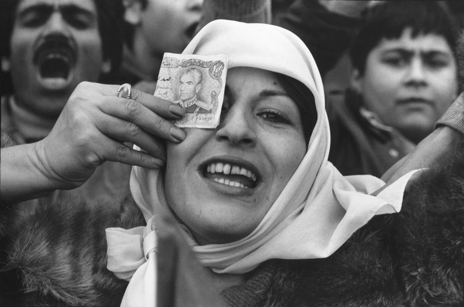 راهپیمایی طرفداران شاه در سال 57