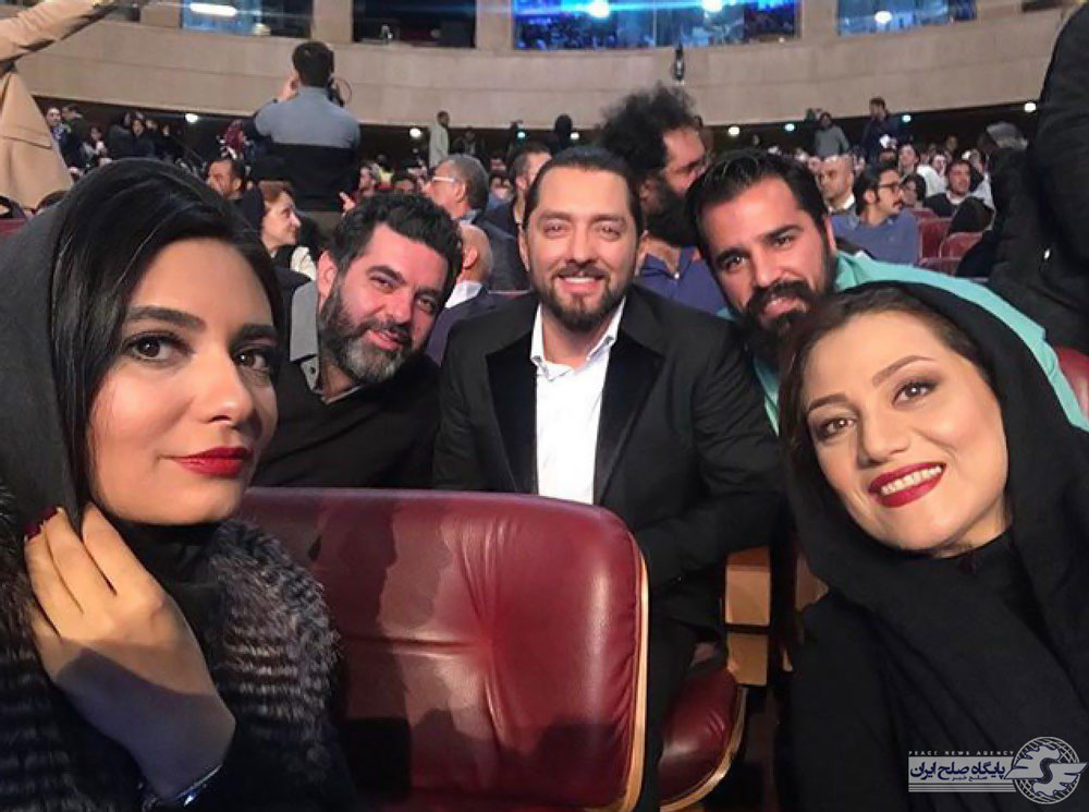 سلفی بازیگران در افتتاحيه سی و ششمین جشنواره فیلم فجر