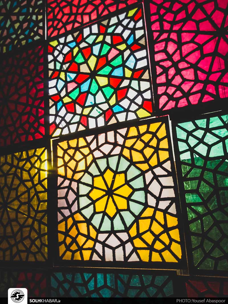 رنگ آمیزی با نور و شیشه