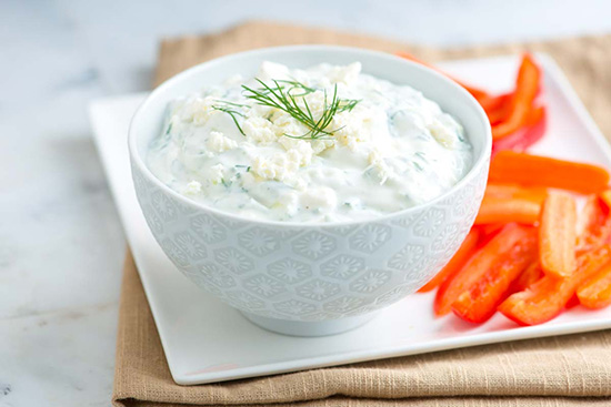 زاتزیکی، ماست و خیار یونانی