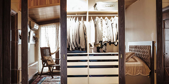 کمد لباس یکی از مهم ترین قسمت های اتاق خواب است.