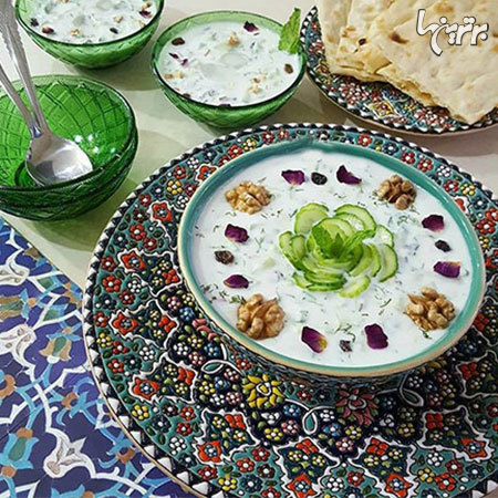 طرز تهیه آبدوغ خیار و مدلهای تزئین آن آبدوغ خیار