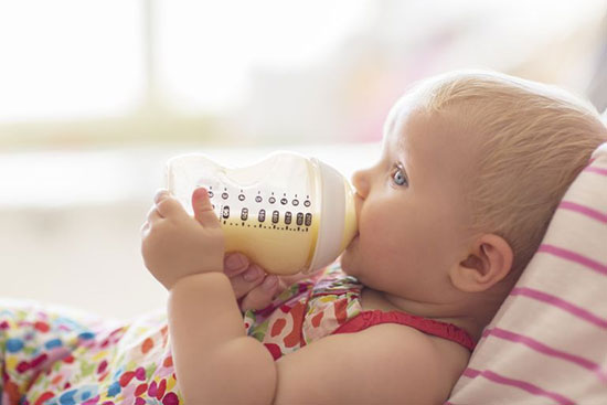 علائم حساسیت به شیر در نوزادان