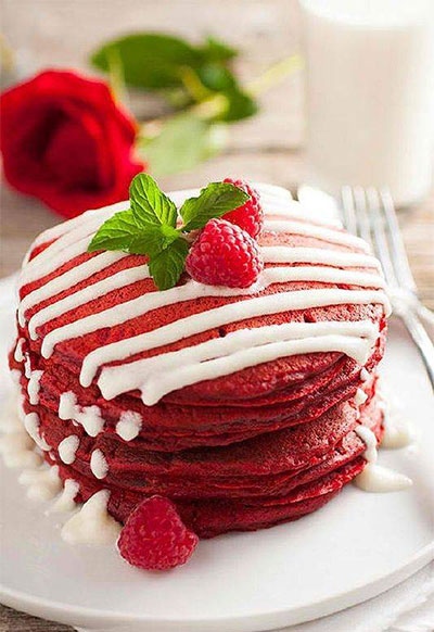 پنکیک ردولوت؛ دسر لحظه‌های عاشقانه
