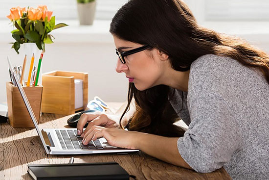 15 عادت نادرستی که برای ستون فقرات انسان مضر هستند 15 عادت نادرستی که برای ستون فقرات انسان مضر هستند