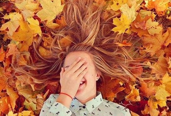 ۹ پیشنهاد برای گرفتن عکس‌های پاییزی خاطره انگیز