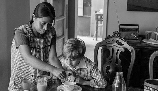 بررسی فیلم Roma: نمایش خیره‌کننده‌ای از زندگی مستخدم جوانی به نام کلیوو