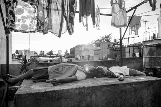 بررسی فیلم Roma: نمایش خیره‌کننده‌ای از زندگی مستخدم جوانی به نام کلیوو