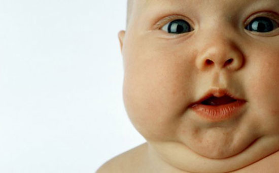 سرایت چاقی به كودكان زیر 2 سال