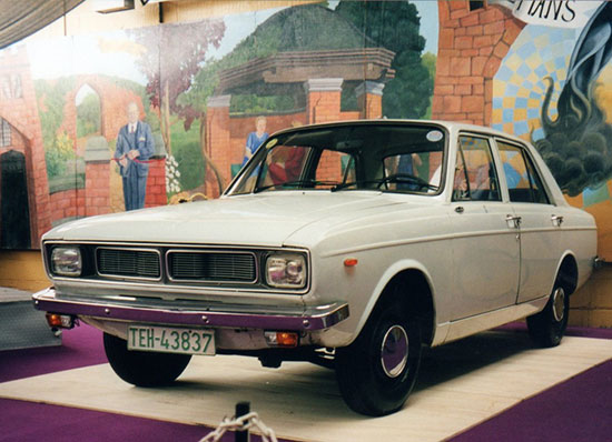 کلاسیکها به جای ماشینهای لوکس؛ پیکان ٨٠ میلیونی و ژیان ٦٠ میلیونی کلاسیکها به جای ماشینهای لوکس؛ پیکان ٨٠ میلیونی و ژیان ٦٠ میلیونی