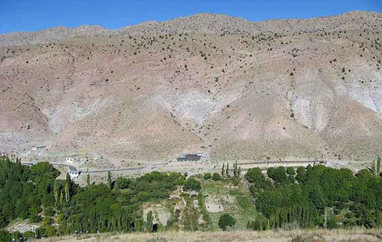 سفر به غاررودافشان؛ دنیایی بدون نور