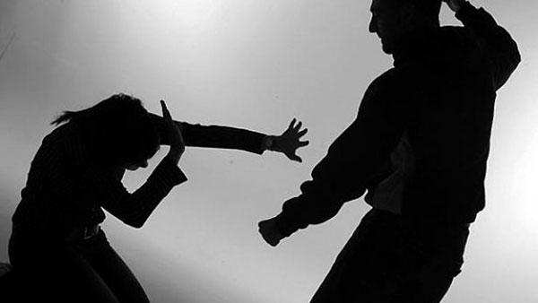 با صدای بلند فریاد بزن