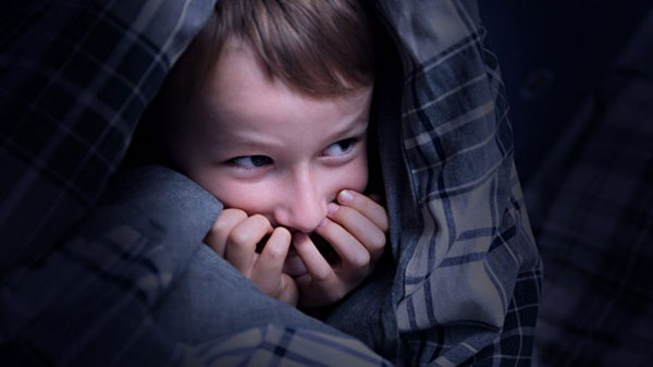 مامان بابا! هیولا رفته زیر تختم