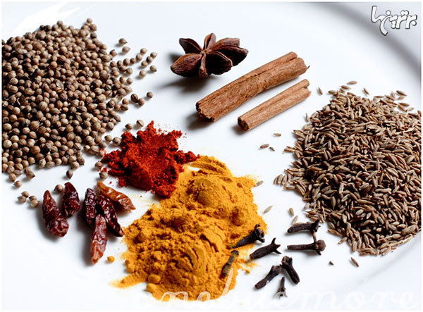 چگونه ادویه کاری خانگی درست کنیم