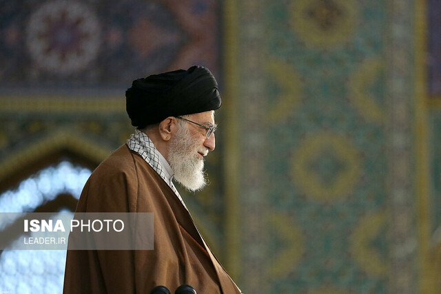 مقام معظم رهبری در اجتماع عظیم زائران و مجاوران حرم مطهر رضوی علیه‌السلام