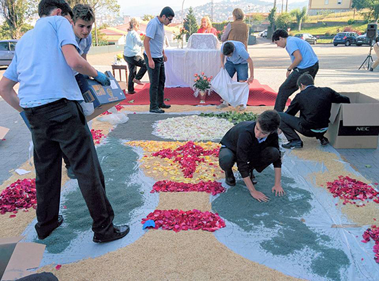 آموزش خانهداری به پسران در یک مدرسه اسپانیایی آموزش خانهداری به پسران در یک مدرسه اسپانیایی