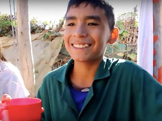 پسر 12 ساله ای که مدرسه ای برای نیازمندان ساخت