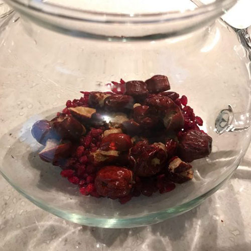 دمنوش عناب و زرشک