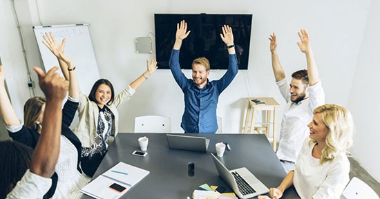 ویژگیهای محیط کار پویا و جذاب ویژگیهای محیط کار پویا و جذاب