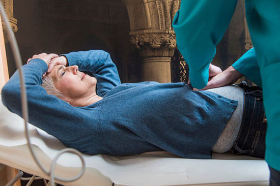 علل درد سمت چپ و پایین شکم علل درد سمت چپ و پایین شکم