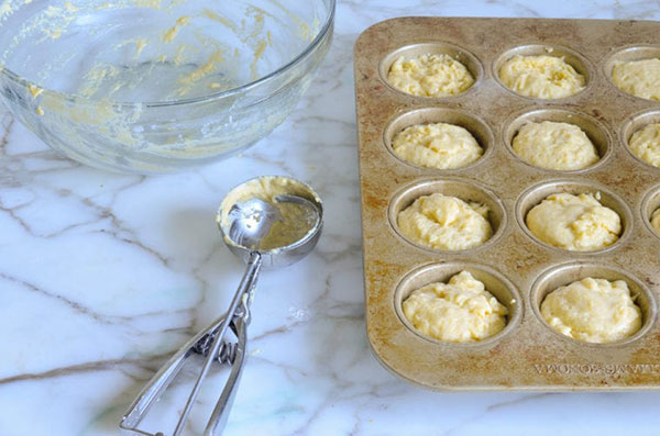 مافین نان ذرت؛ یک همراه عالی برای صبحانه مافین نان ذرت؛ یک همراه عالی برای صبحانه