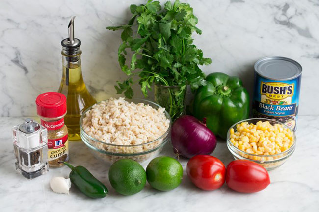 برنج قهوهای و سبزیجات رنگی؛ ترکیبی پر فیبر و مغذی برنج قهوهای و سبزیجات رنگی؛ ترکیبی پر فیبر و مغذی