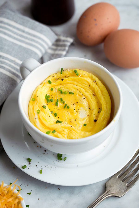 طرز تهیه اسکرامبل تخم مرغ در مایکروفر
