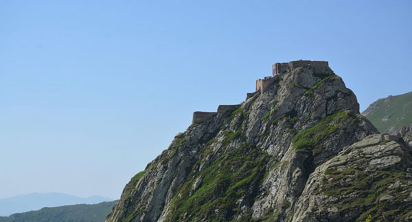 قلعه بابک، آشنایی با یک جاذبه تاریخی در دل کوه!