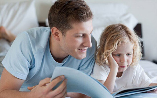 ۱۰ دلیل؛ چرا باید برای کودکان کتاب بخوانیم؟ ۱۰ دلیل؛ چرا باید برای کودکان کتاب بخوانیم؟