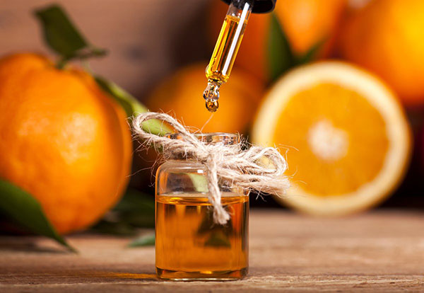 ۸ روغن معطر برای خواب راحت‌تر شبانه