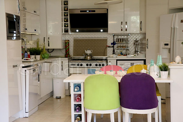 طراحی خانه سه خوابه، رنگ سفید در منزل این هنرور شیرازی! طراحی خانه سه خوابه، رنگ سفید در منزل این هنرور شیرازی!