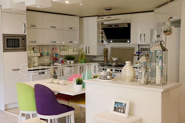 طراحی خانه سه خوابه، رنگ سفید در منزل این هنرور شیرازی! طراحی خانه سه خوابه، رنگ سفید در منزل این هنرور شیرازی!